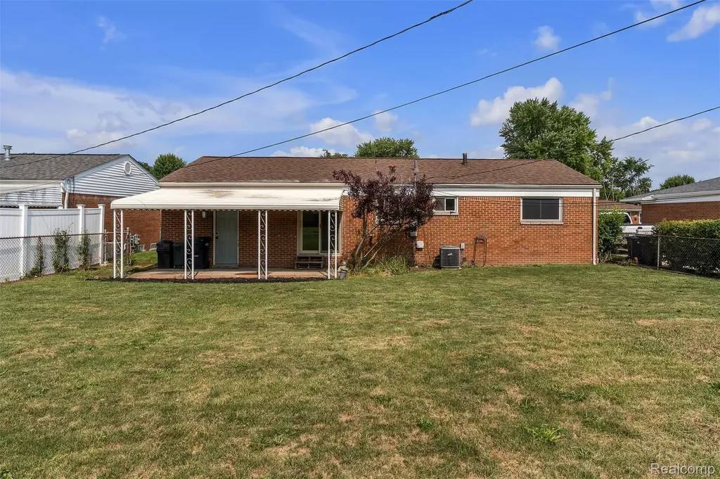 40311 Colony Drive Sterling Heights City MI 48313