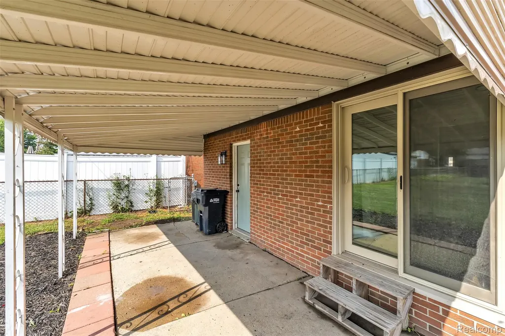 40311 Colony Drive Sterling Heights City MI 48313