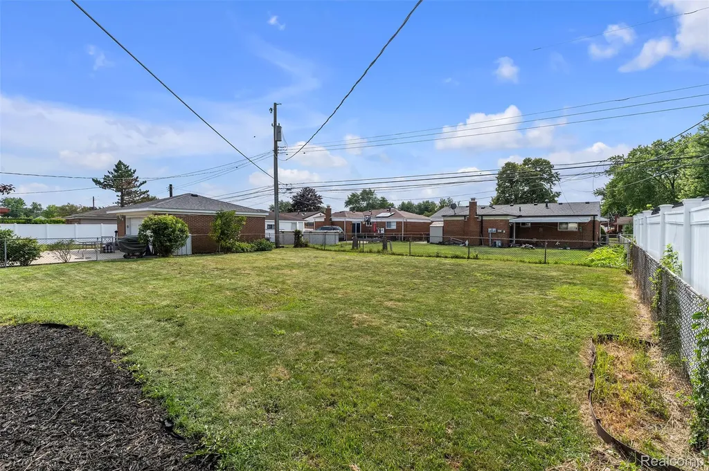 40311 Colony Drive Sterling Heights City MI 48313
