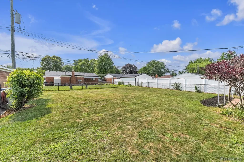 40311 Colony Drive Sterling Heights City MI 48313