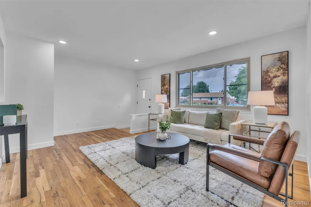 40311 Colony Drive Sterling Heights City MI 48313