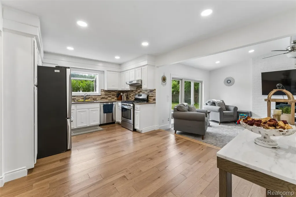 44272 Richmond Court Canton Charter Township MI 48187