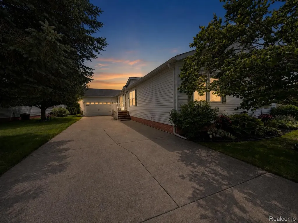 551 Twin Lakes Drive Kimball Township MI 48074
