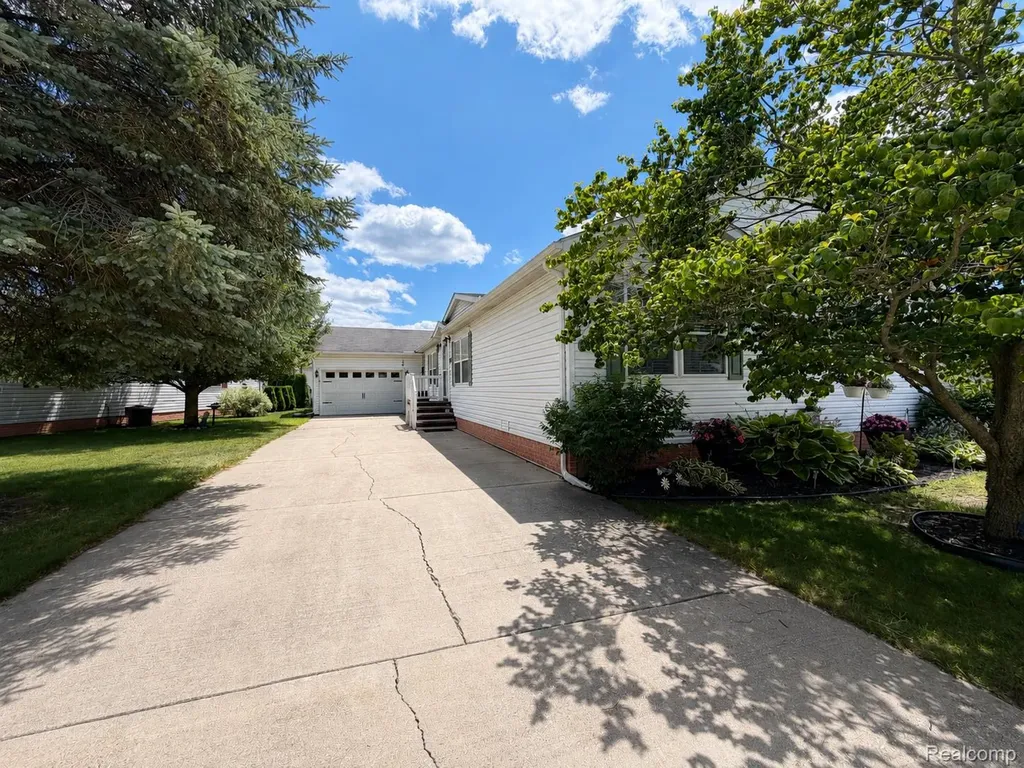 551 Twin Lakes Drive Kimball Township MI 48074