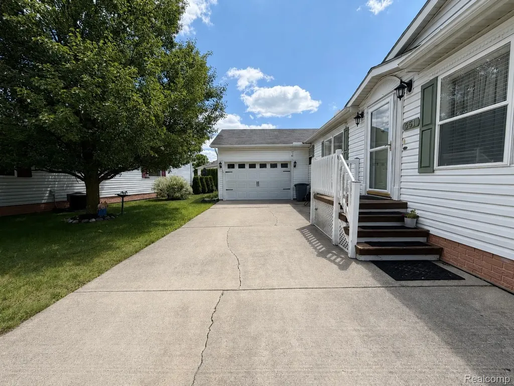 551 Twin Lakes Drive Kimball Township MI 48074