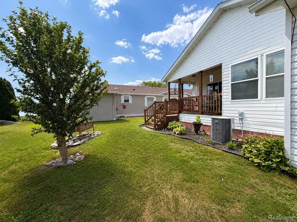 551 Twin Lakes Drive Kimball Township MI 48074