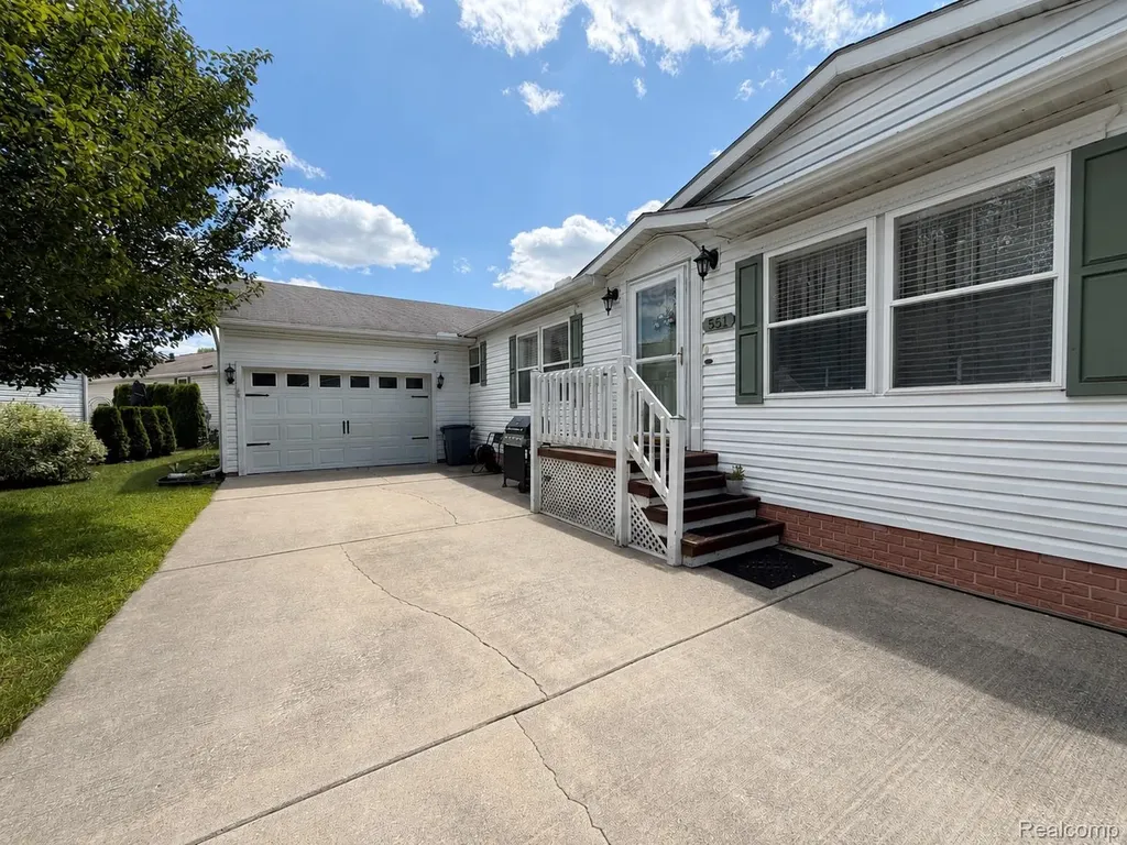 551 Twin Lakes Drive Kimball Township MI 48074
