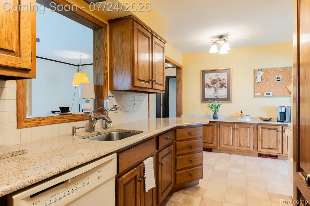 895 Haslett Road E Williamstown Township MI 48895