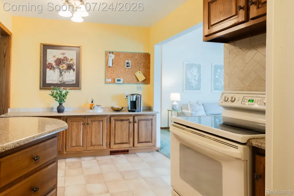 895 Haslett Road E Williamstown Township MI 48895