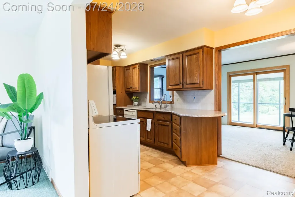 895 Haslett Road E Williamstown Township MI 48895