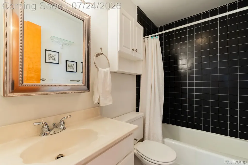 895 Haslett Road E Williamstown Township MI 48895