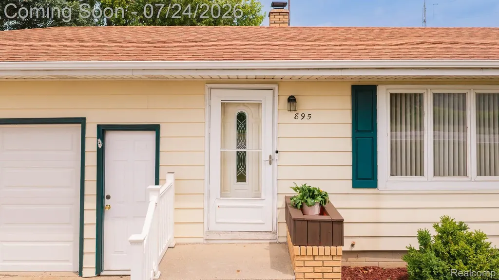895 Haslett Road E Williamstown Township MI 48895