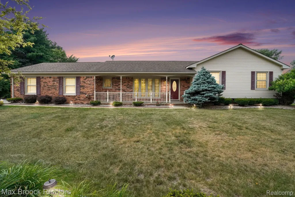 1872 Sherlynn Drive Brighton Township MI 48114