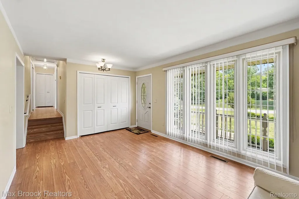 1872 Sherlynn Drive Brighton Township MI 48114
