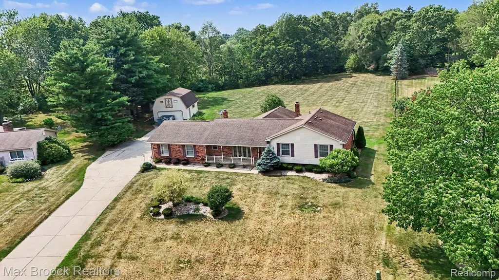 1872 Sherlynn Drive Brighton Township MI 48114