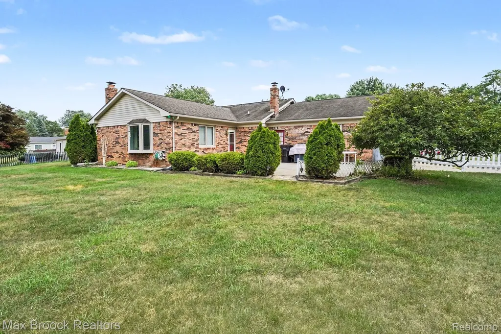 1872 Sherlynn Drive Brighton Township MI 48114