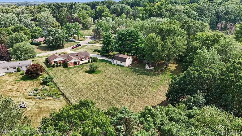 1872 Sherlynn Drive Brighton Township MI 48114