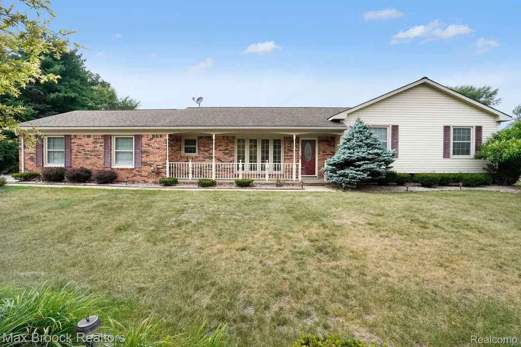 1872 Sherlynn Drive Brighton Township MI 48114