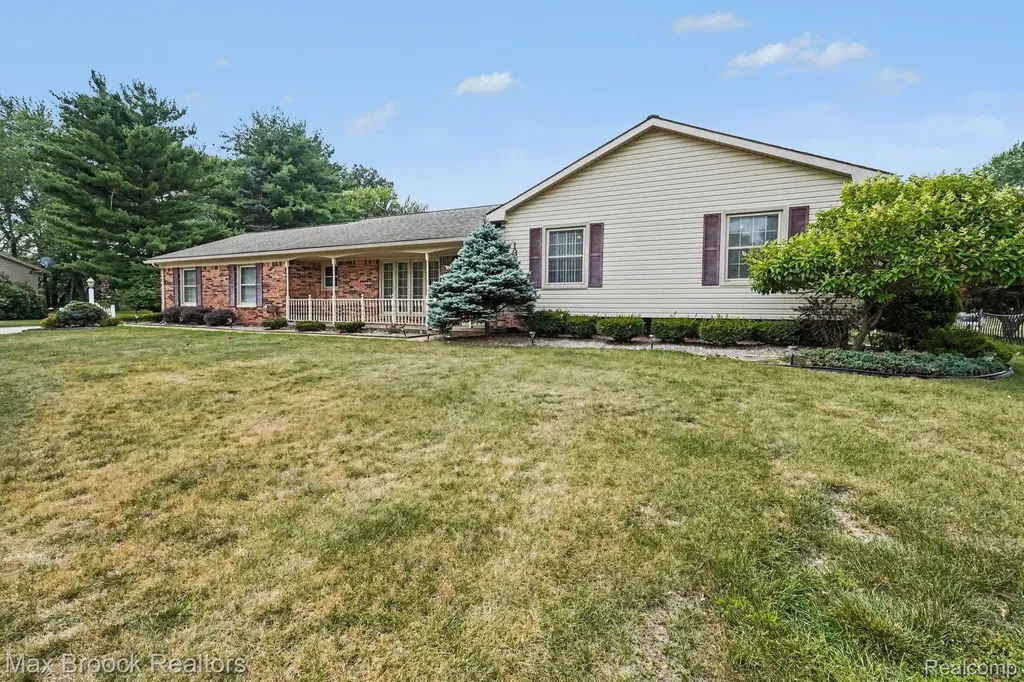 1872 Sherlynn Drive Brighton Township MI 48114