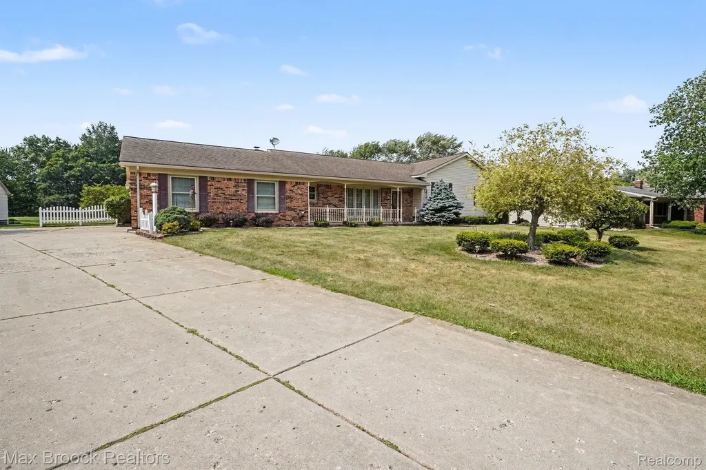 1872 Sherlynn Drive Brighton Township MI 48114