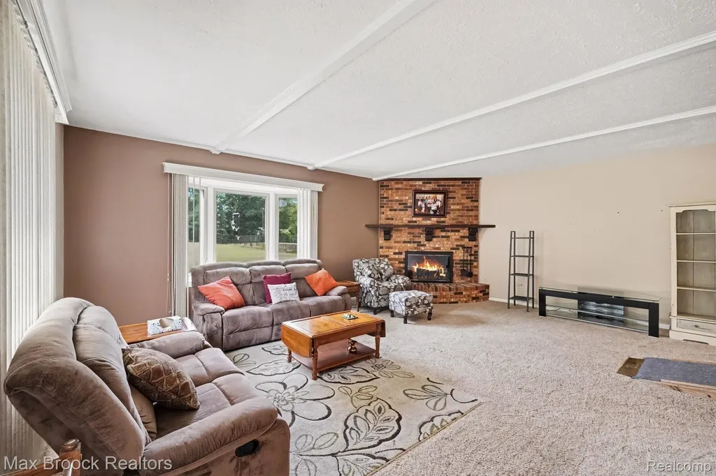 1872 Sherlynn Drive Brighton Township MI 48114