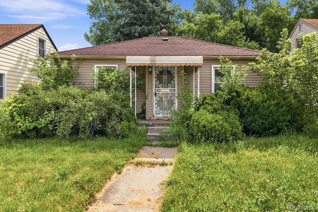 8220 Robson Street Detroit City MI 48228