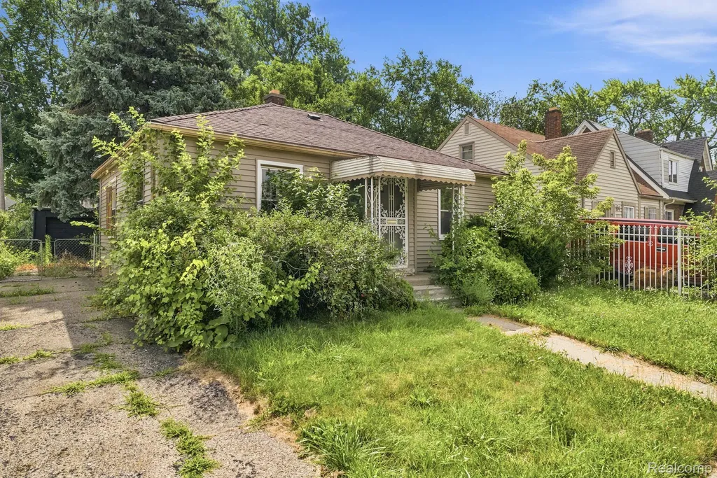 8220 Robson Street Detroit City MI 48228