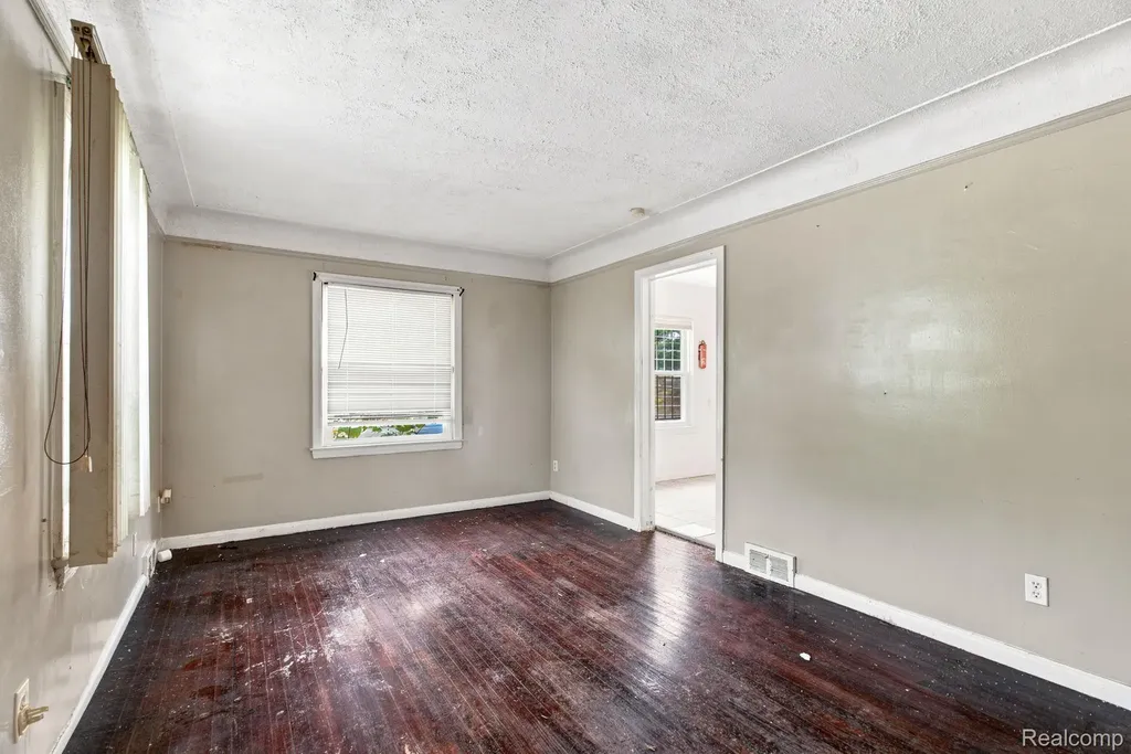 8220 Robson Street Detroit City MI 48228