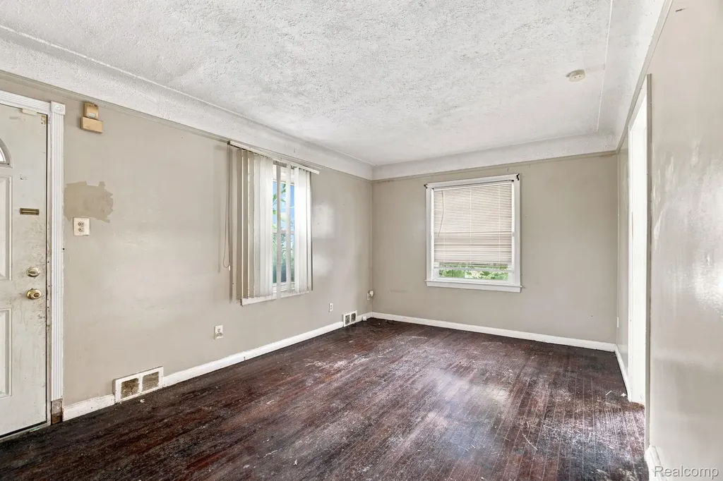 8220 Robson Street Detroit City MI 48228
