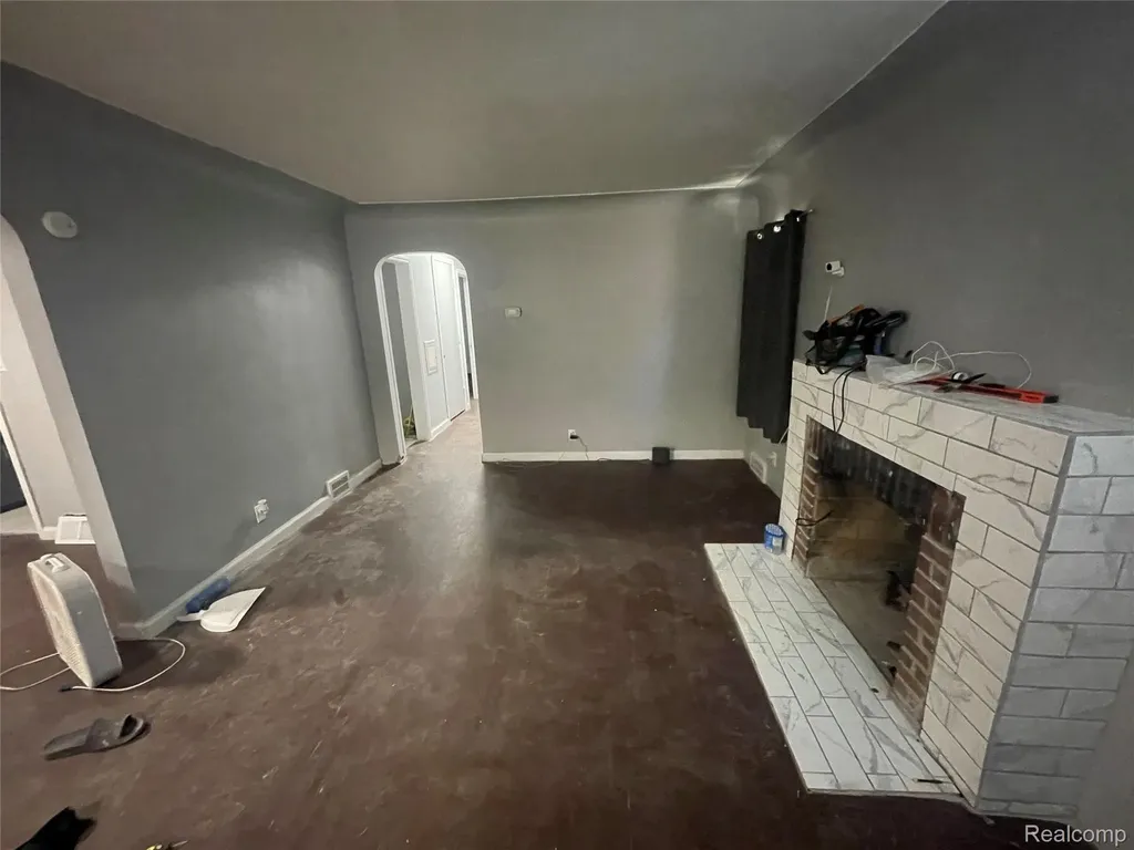 14931 Eastburn Street Detroit City MI 48205
