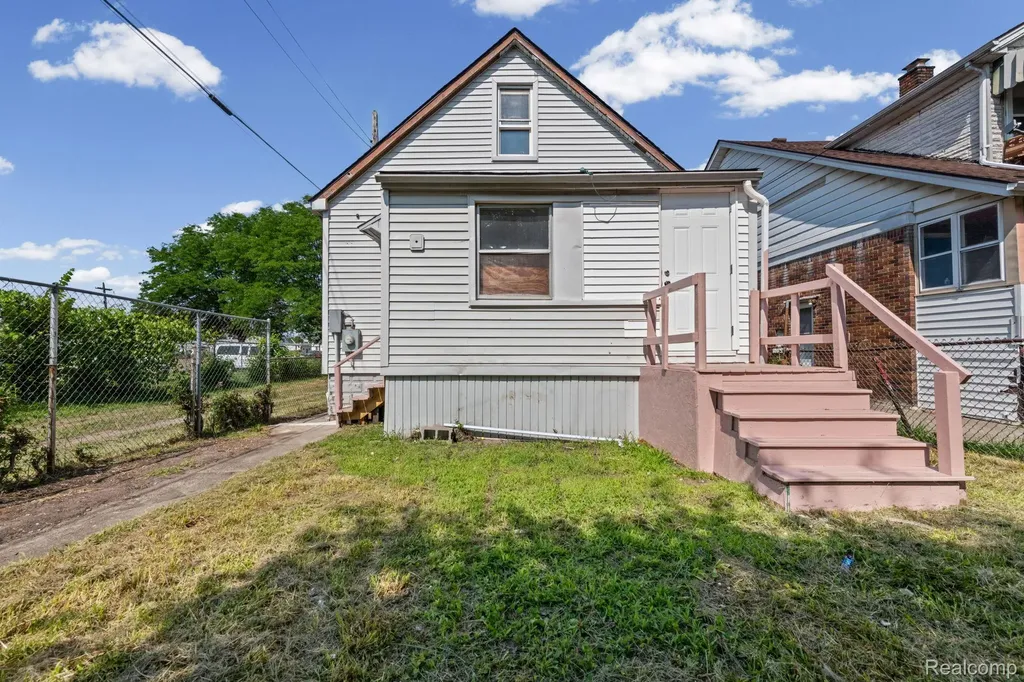 12826 Bloom Street Detroit City MI 48212