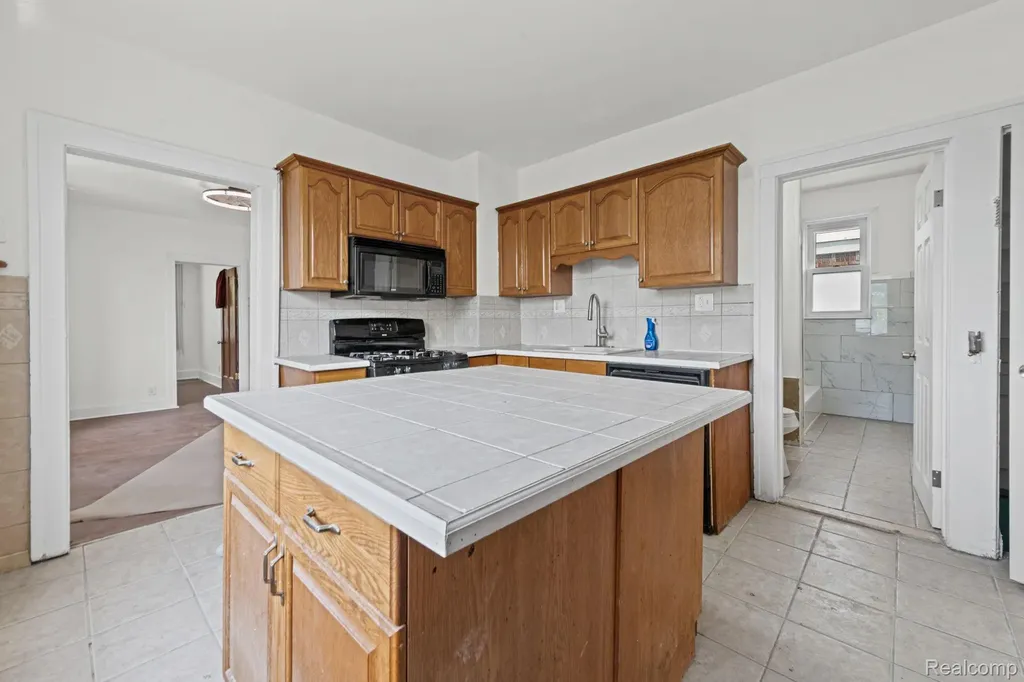 12826 Bloom Street Detroit City MI 48212