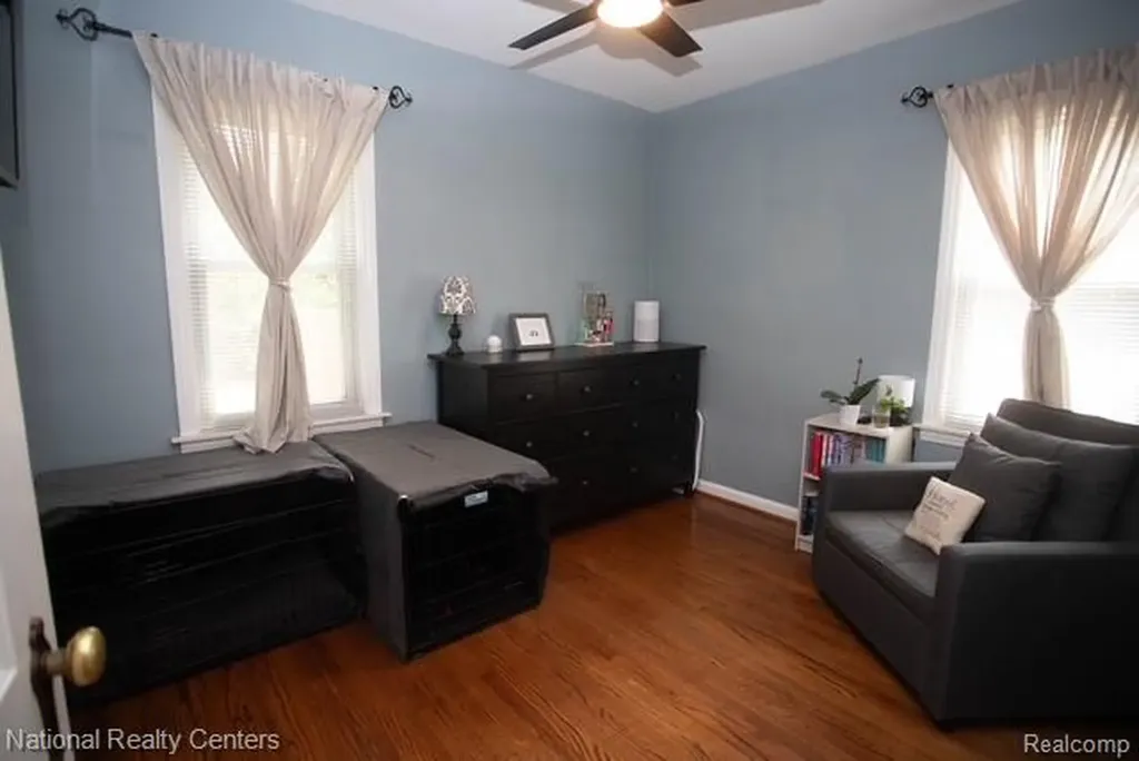 34851 Wadsworth Street Livonia City MI 48150