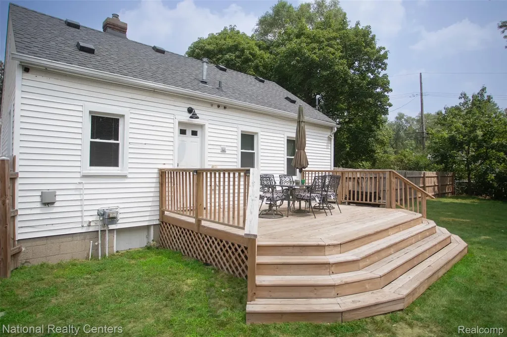 34851 Wadsworth Street Livonia City MI 48150