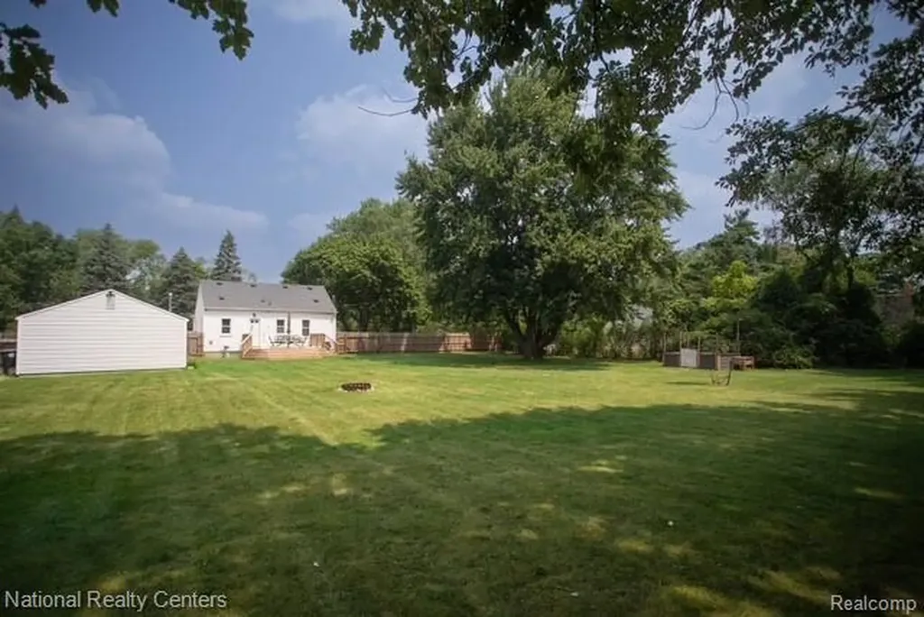 34851 Wadsworth Street Livonia City MI 48150
