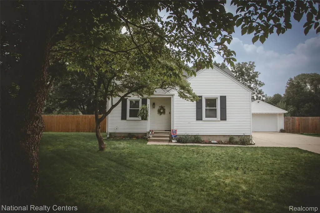 34851 Wadsworth Street Livonia City MI 48150