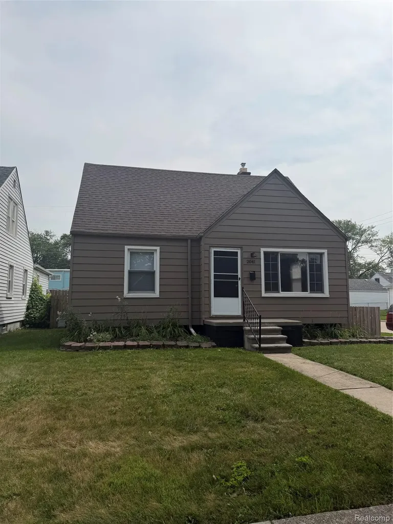 2041 Michigan Boulevard Lincoln Park City MI 48146