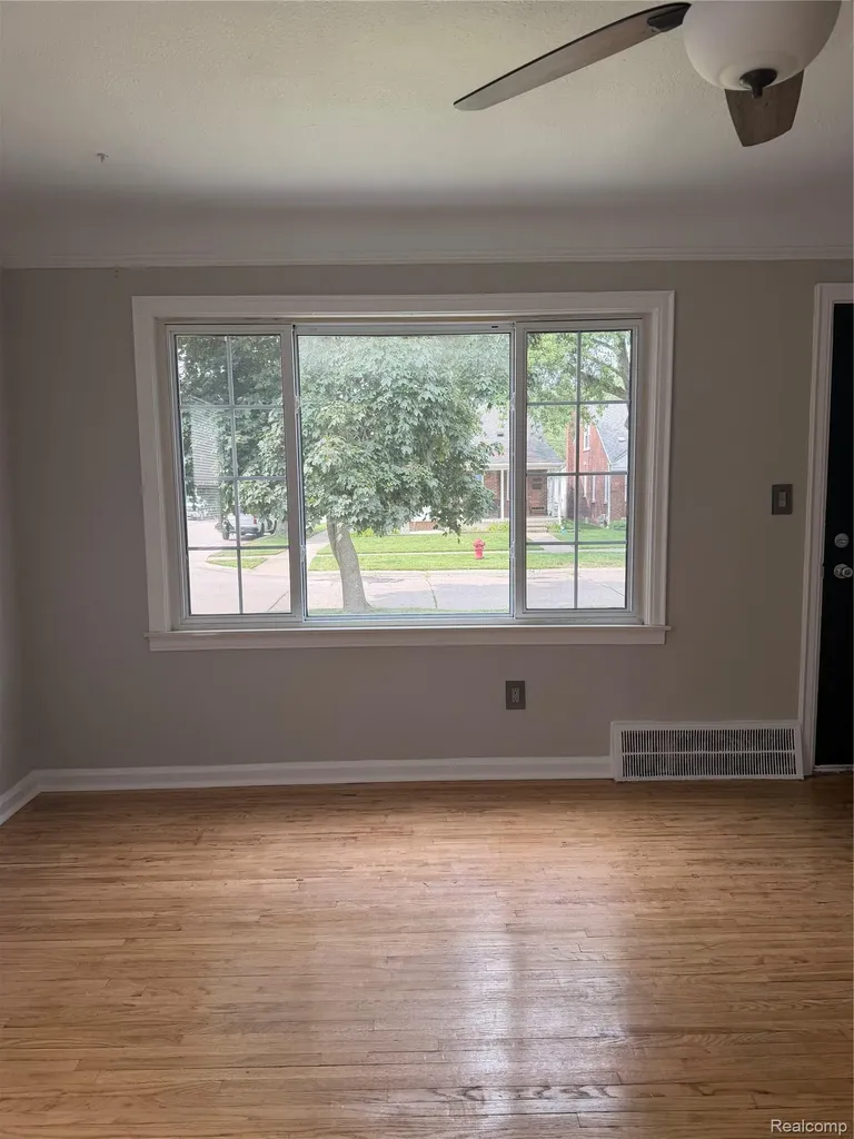 2041 Michigan Boulevard Lincoln Park City MI 48146