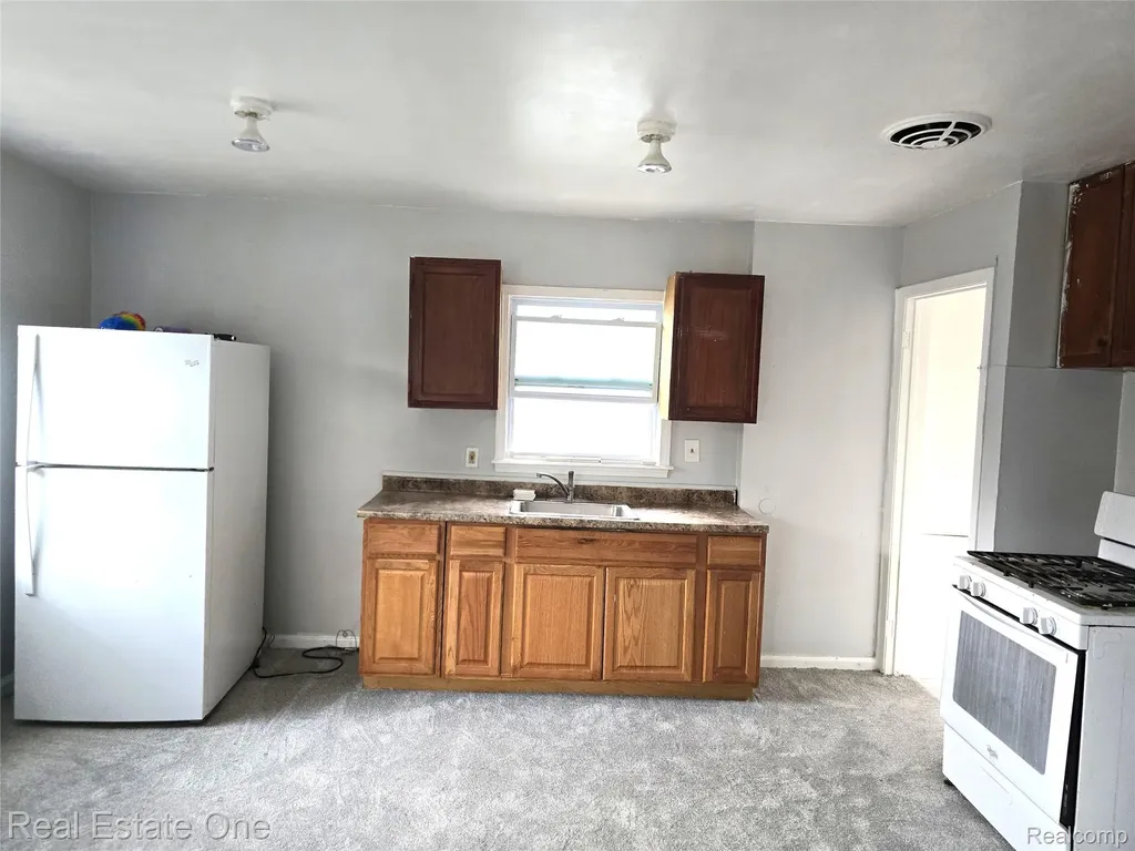 6729 Stahelin Avenue Detroit City MI 48228