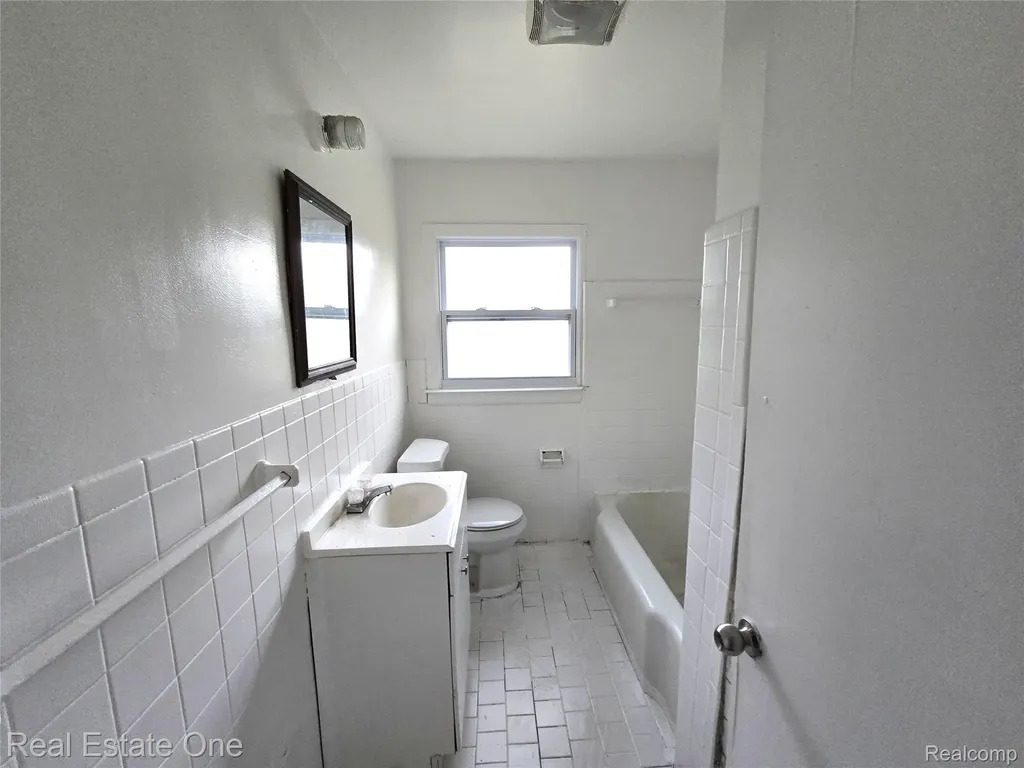 6729 Stahelin Avenue Detroit City MI 48228