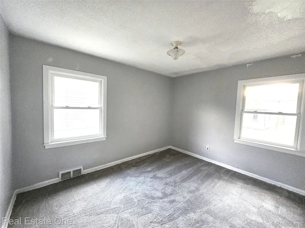 6729 Stahelin Avenue Detroit City MI 48228