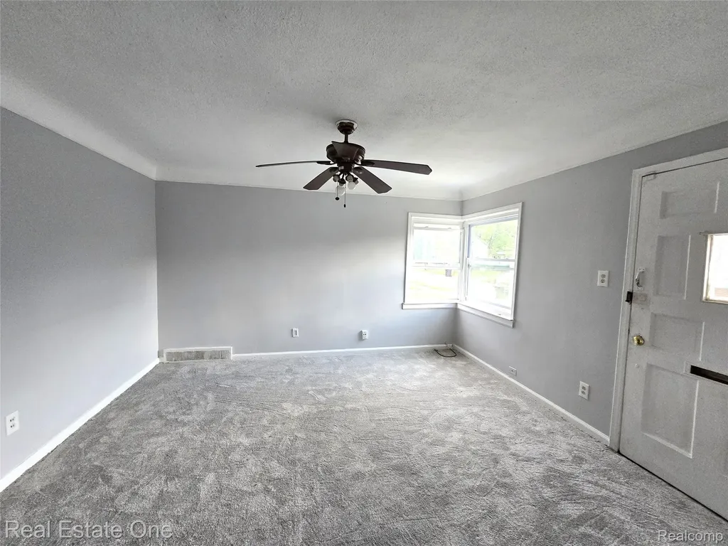6729 Stahelin Avenue Detroit City MI 48228