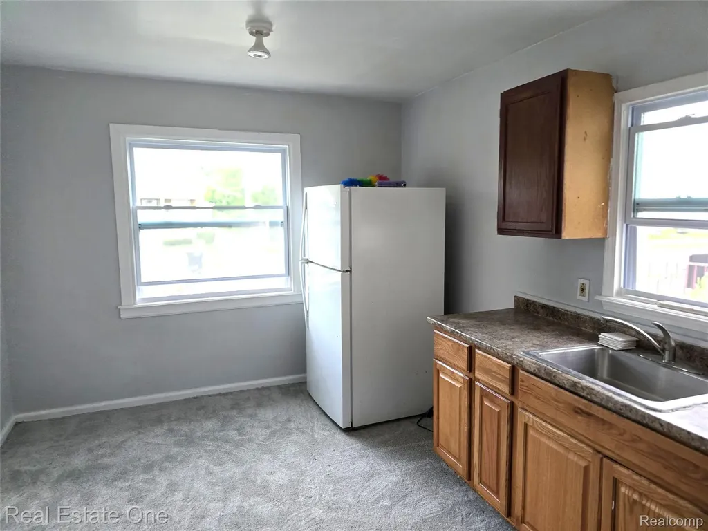 6729 Stahelin Avenue Detroit City MI 48228