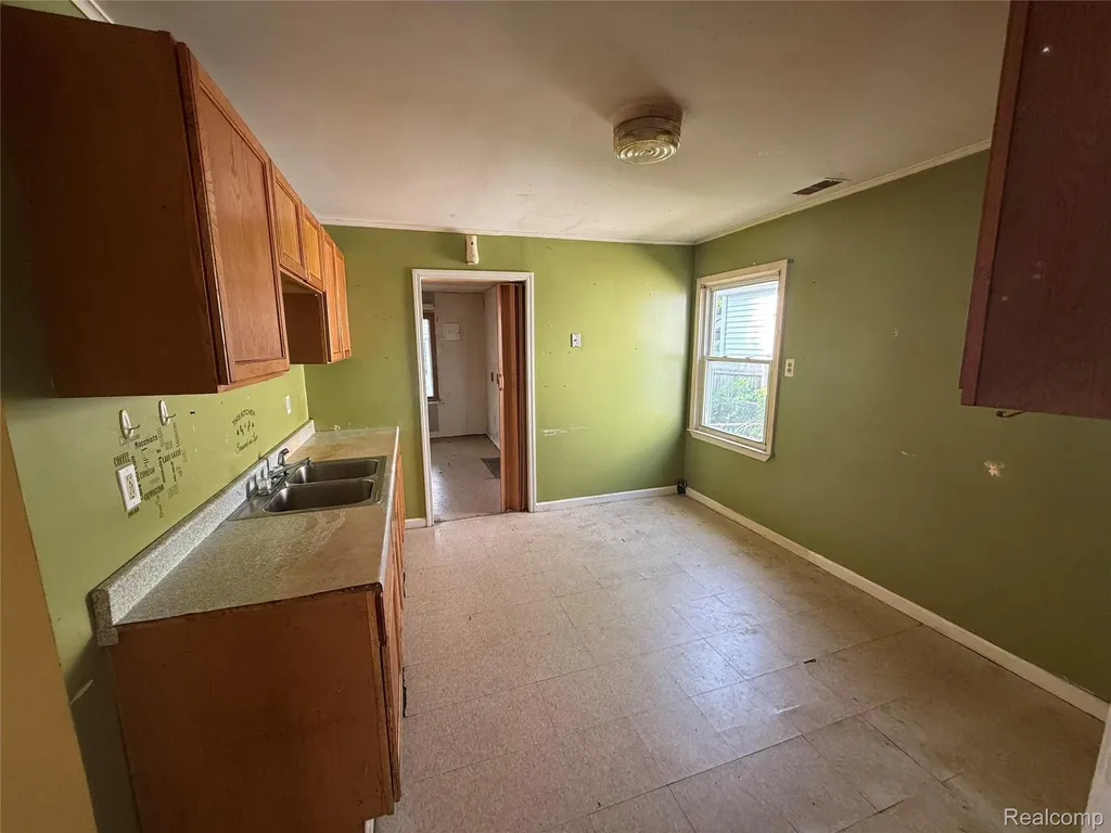 11290 Hudson Avenue Warren City MI 48089