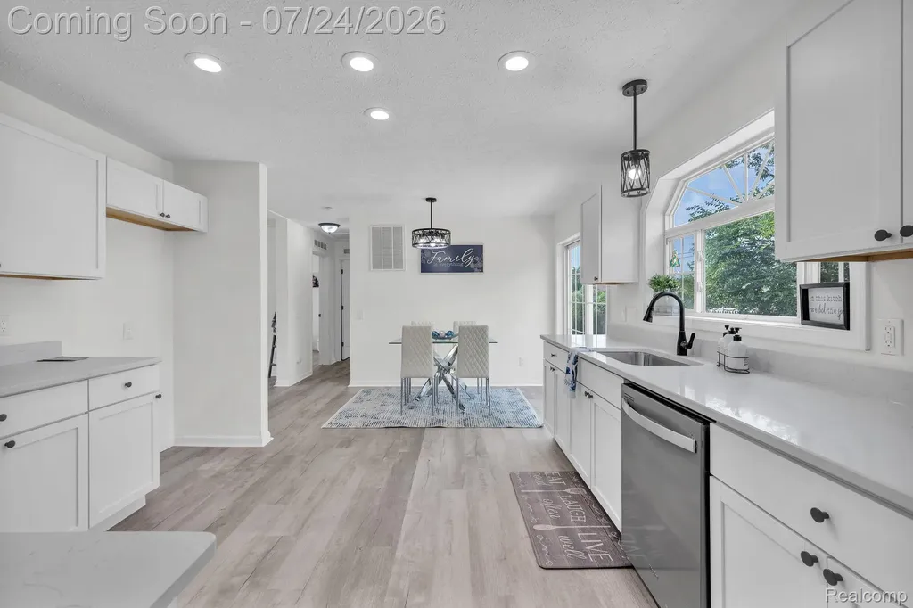 1119 Lathers Street Garden City City MI 48135
