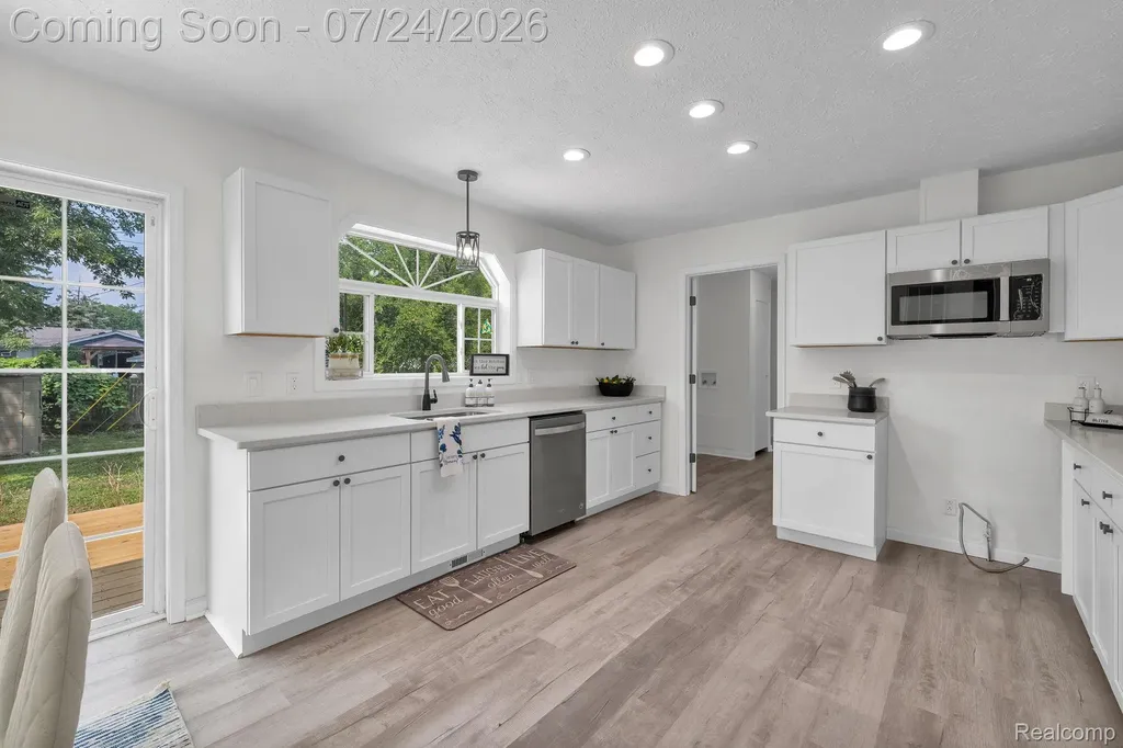 1119 Lathers Street Garden City City MI 48135