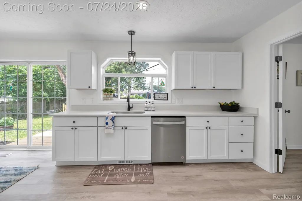1119 Lathers Street Garden City City MI 48135