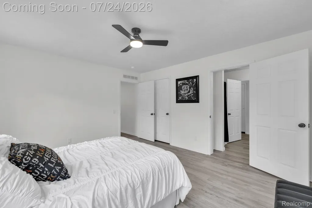 1119 Lathers Street Garden City City MI 48135