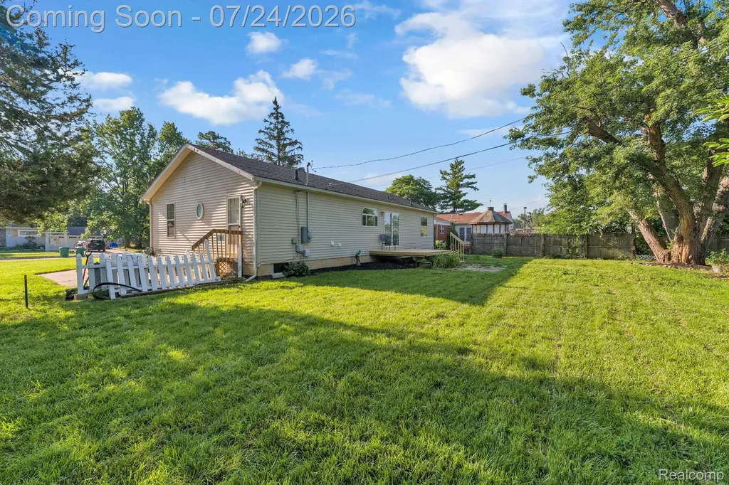 1119 Lathers Street Garden City City MI 48135