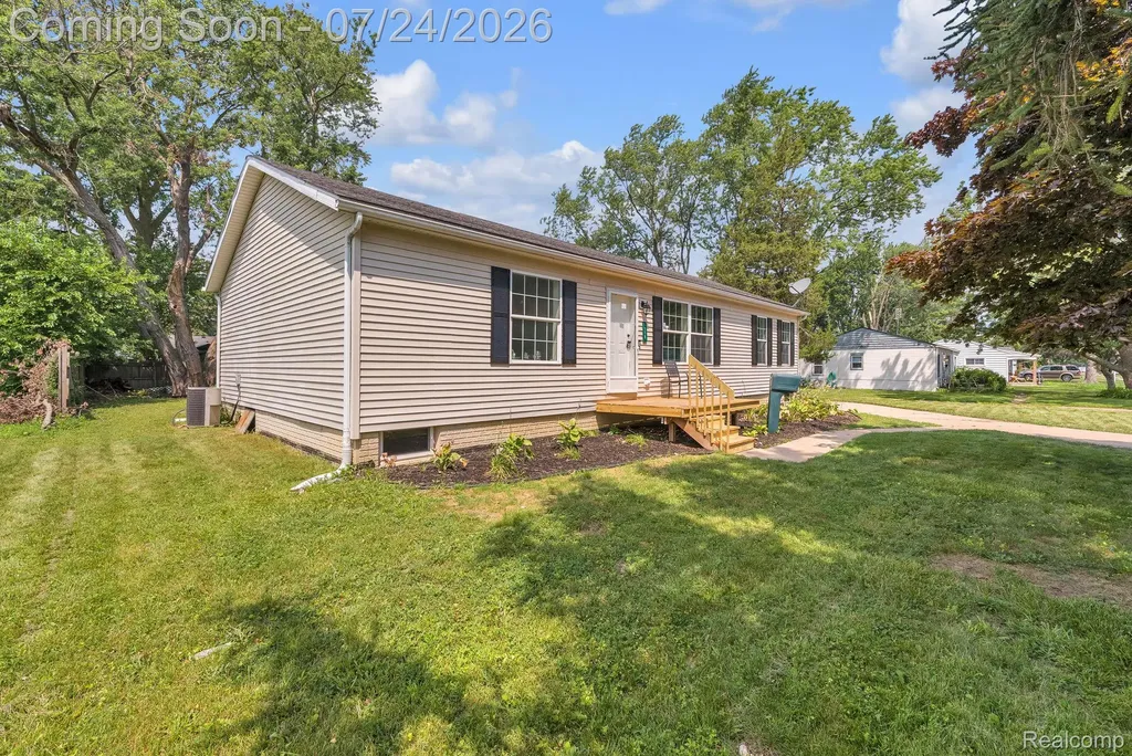 1119 Lathers Street Garden City City MI 48135